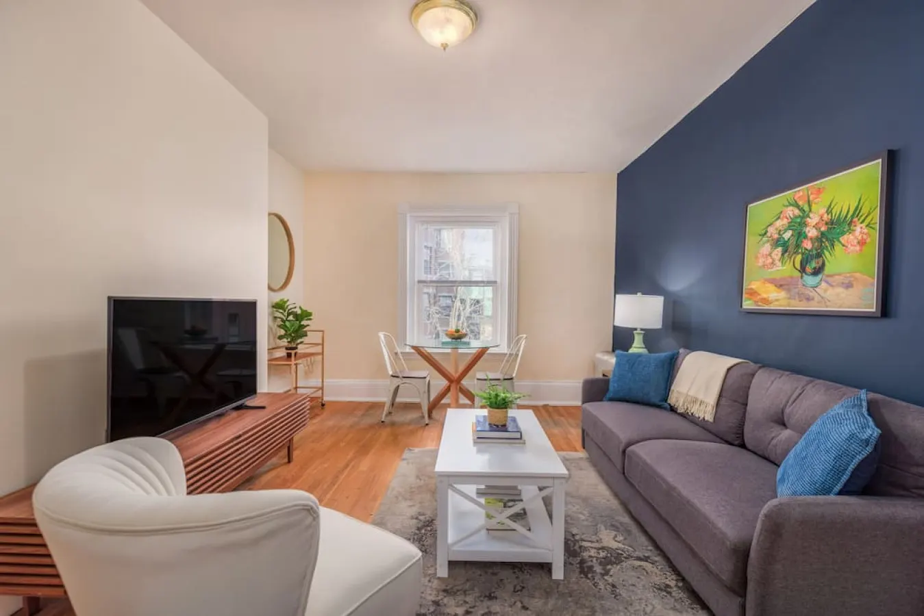 Wonderful Newbury 1 Bedroom! 1