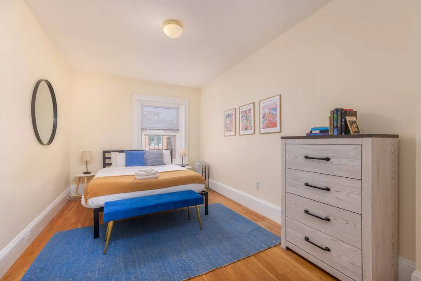 Wonderful Newbury 1 Bedroom! 2