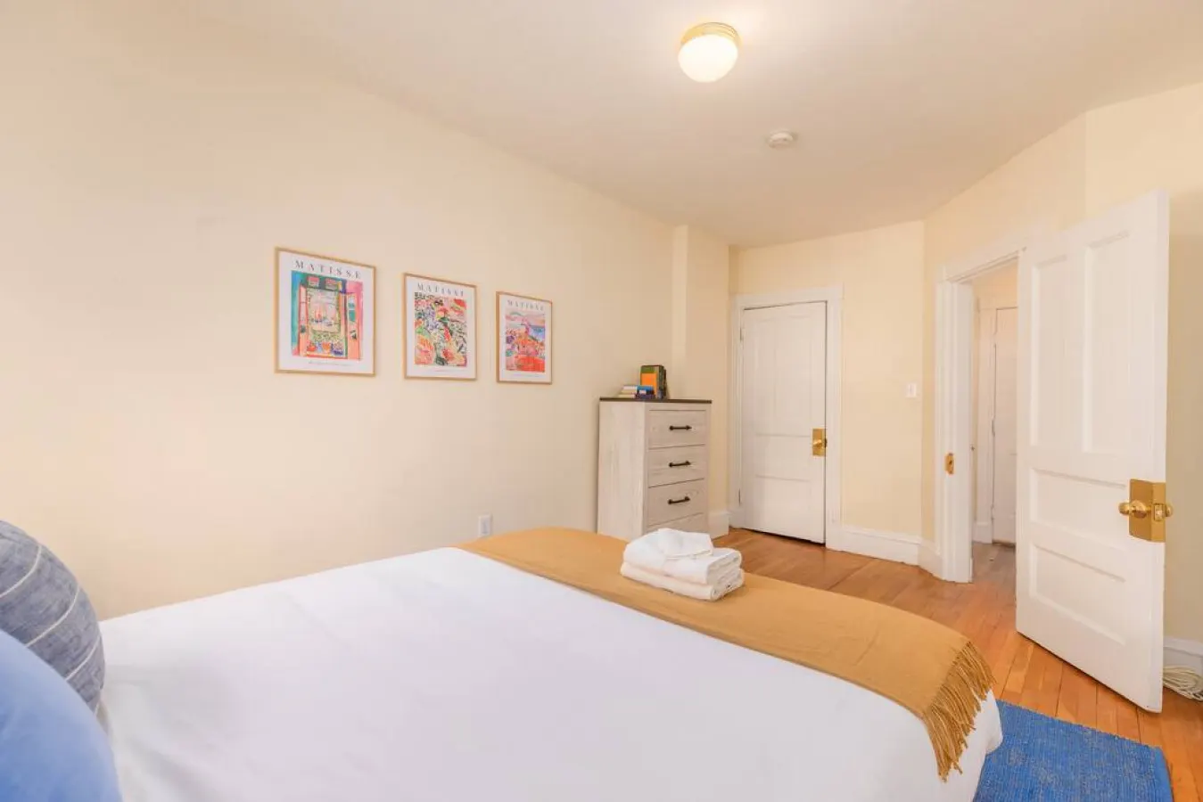 Wonderful Newbury 1 Bedroom! 6