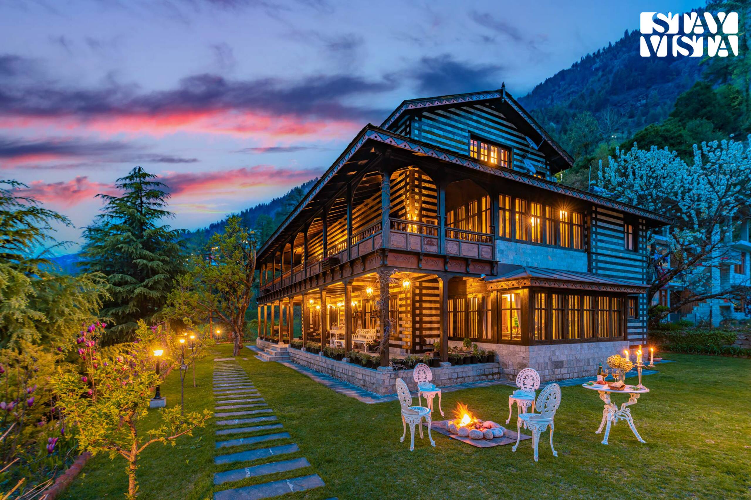 Snowdrop House | Kath Kuni stay w/ River view