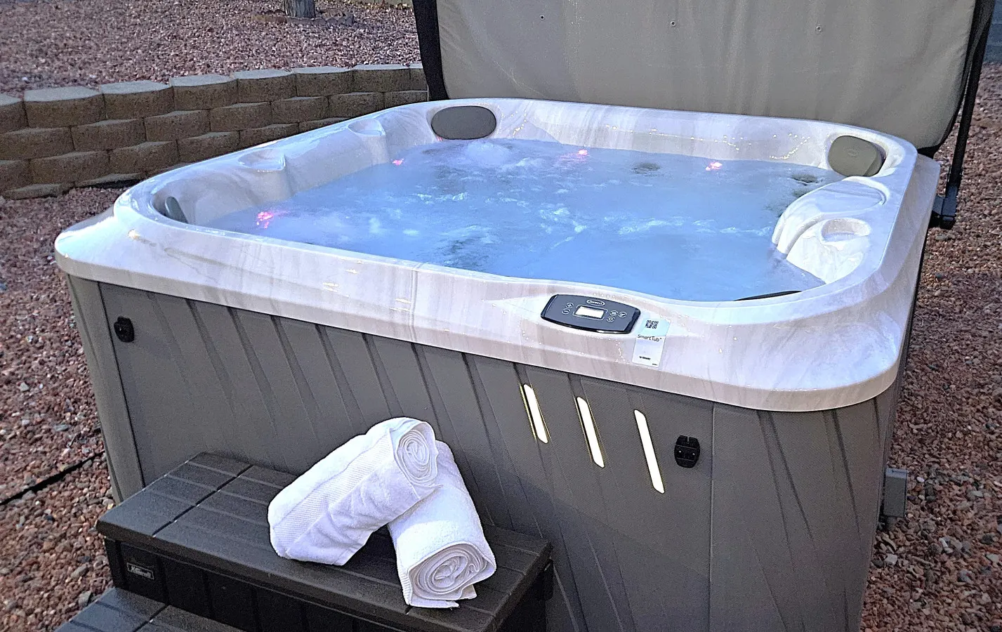 Hot Tub, Kayaks, Grill, Fire Pit, Pet Friendly, Ping Pong, W/D, Brkfst, Sleeps 12 1