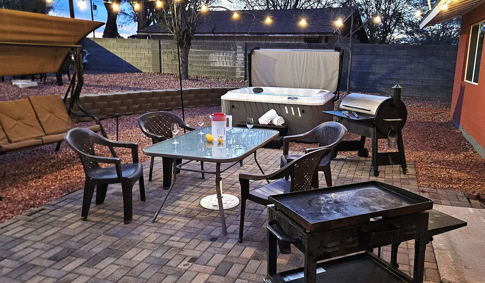 Hot Tub, Kayaks, Grill, Fire Pit, Pet Friendly, Ping Pong, W/D, Brkfst, Sleeps 12 2