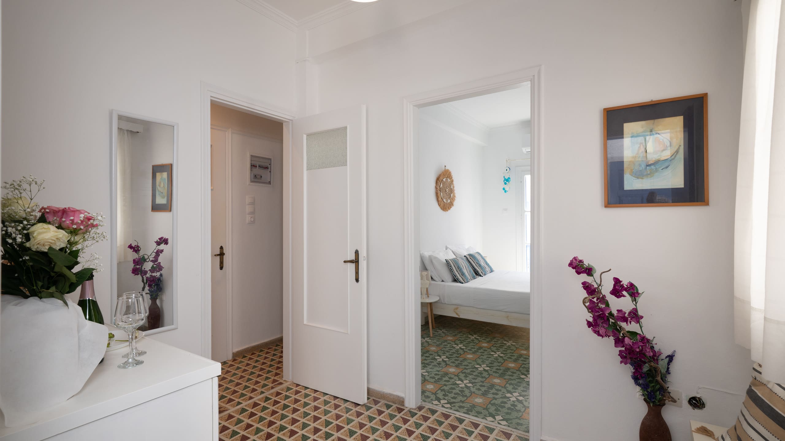 Mykonos Townhouse Gem — photo 2
