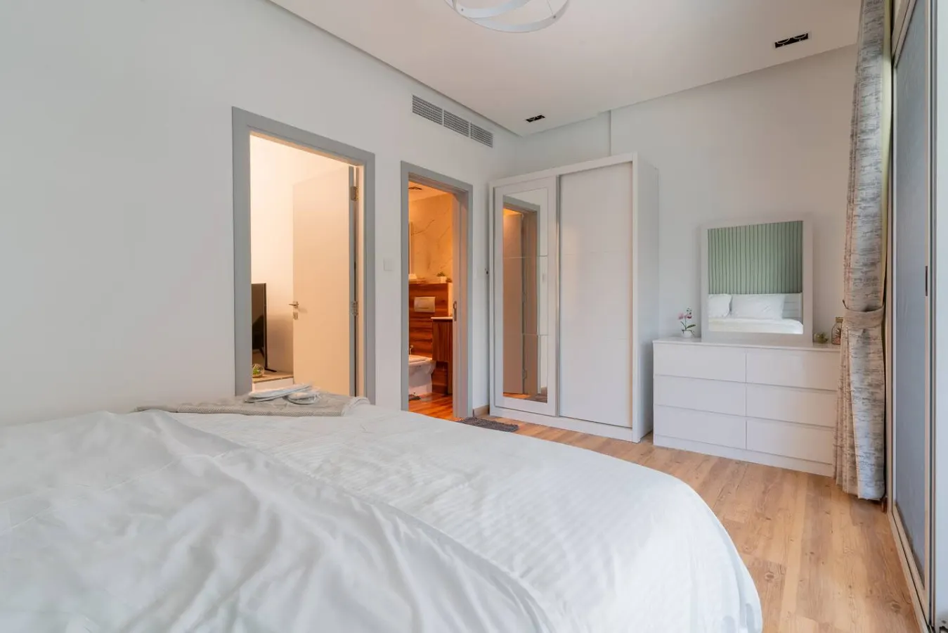 Dubai Marina - 1BHK Modernistic Apartment 7