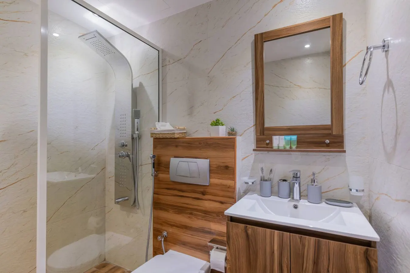 Dubai Marina - 1BHK Modernistic Apartment 8