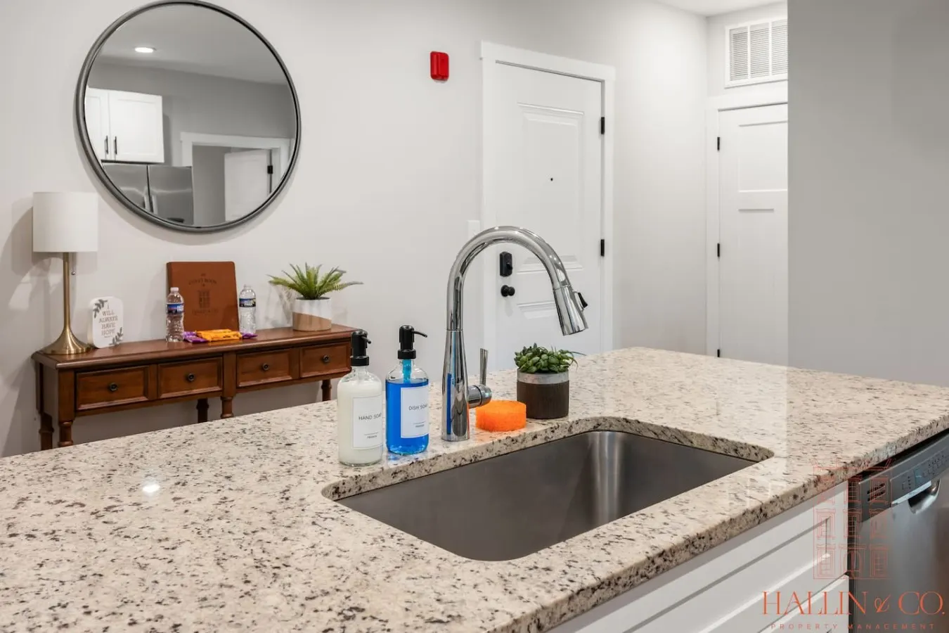 Gorgeous 2BD Getaway Smart TV's + Free Wi-Fi 12