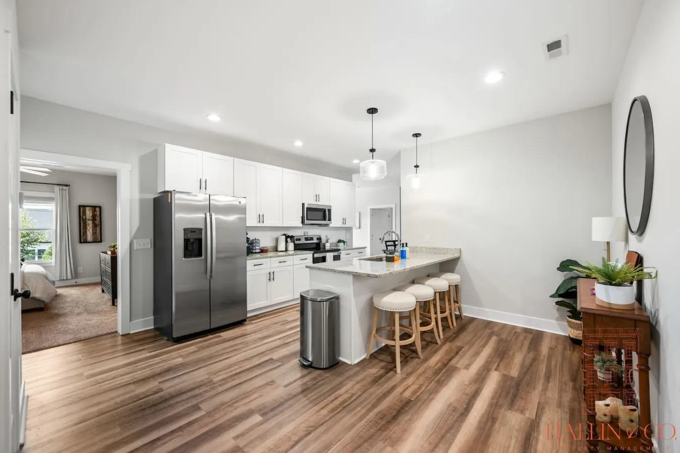 Gorgeous 2BD Getaway | Smart TV's + Free Wi-Fi — photo 3