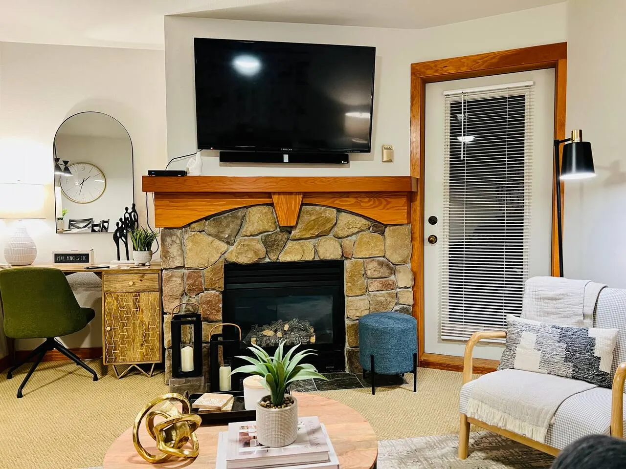 Eagle Springs Chalet-Ski Pool Jacuzzi Gym Sauna — photo 2