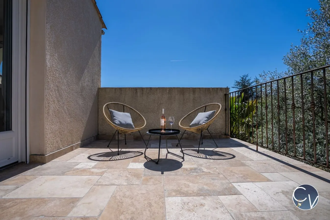 Belle maison climatisée avec piscine et jardin 11