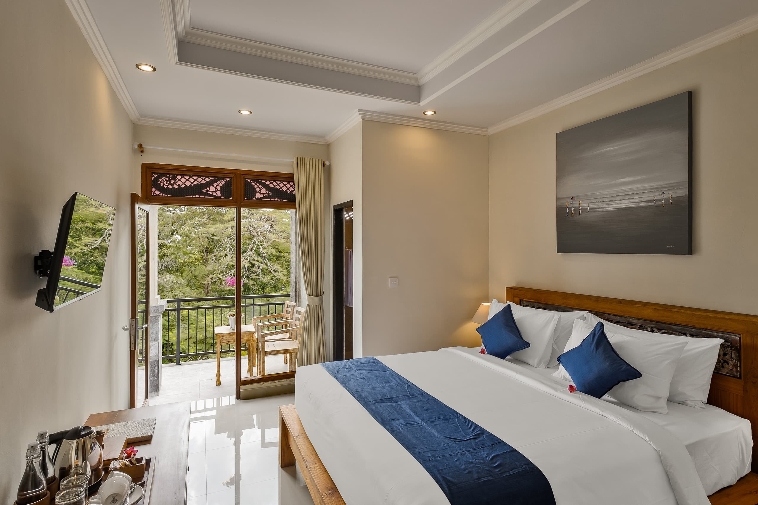 Deluxe Room with Pool in Heart of Ubud — photo 2