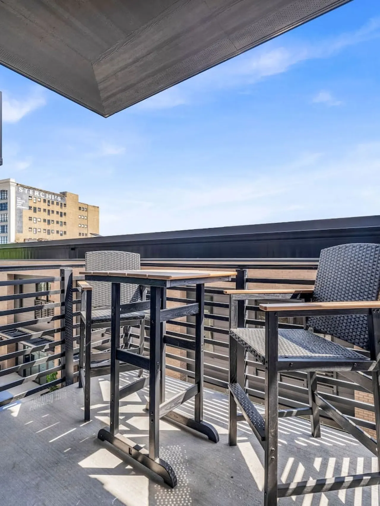 Lone Tree Lux Queen Bed Free Parking + Balcony 6
