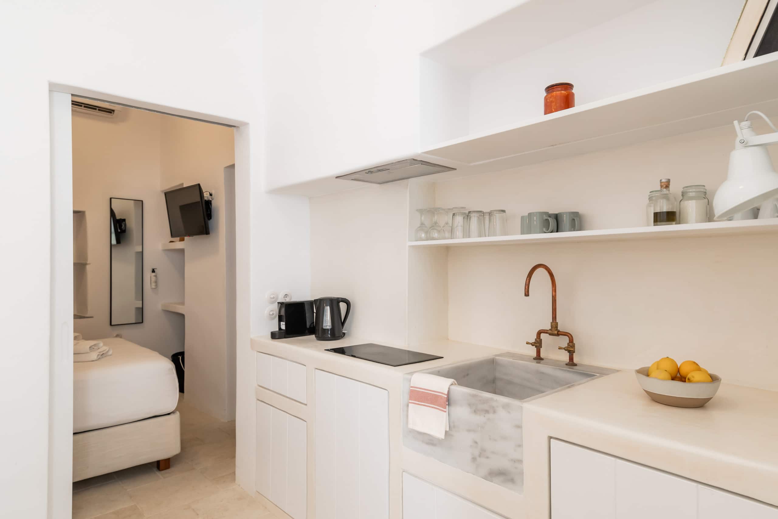 aníko suites White Alley Luxury Suite — photo 3