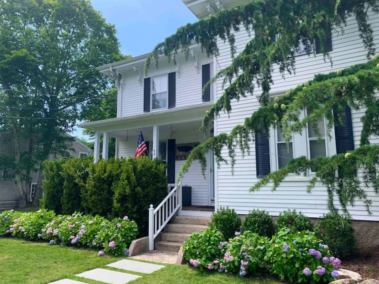 Beautiful Sea Captain's Home in Falmouth Village — photo 2