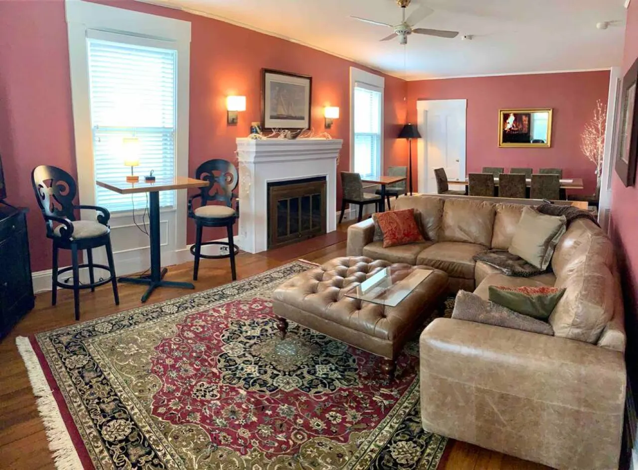 Beautiful Sea Captain's Home in Falmouth Village 9