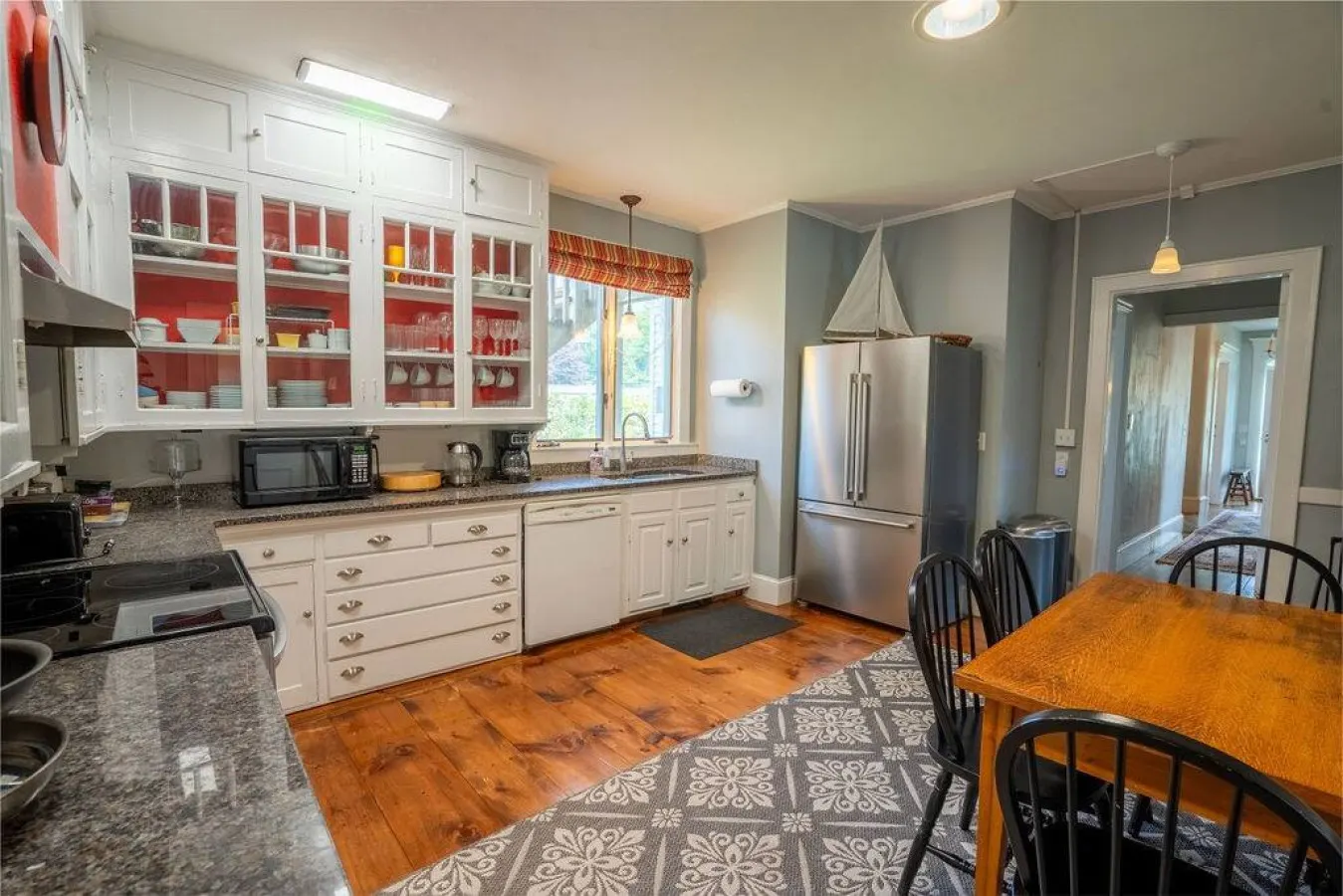 Beautiful Sea Captain's Home in Falmouth Village 11
