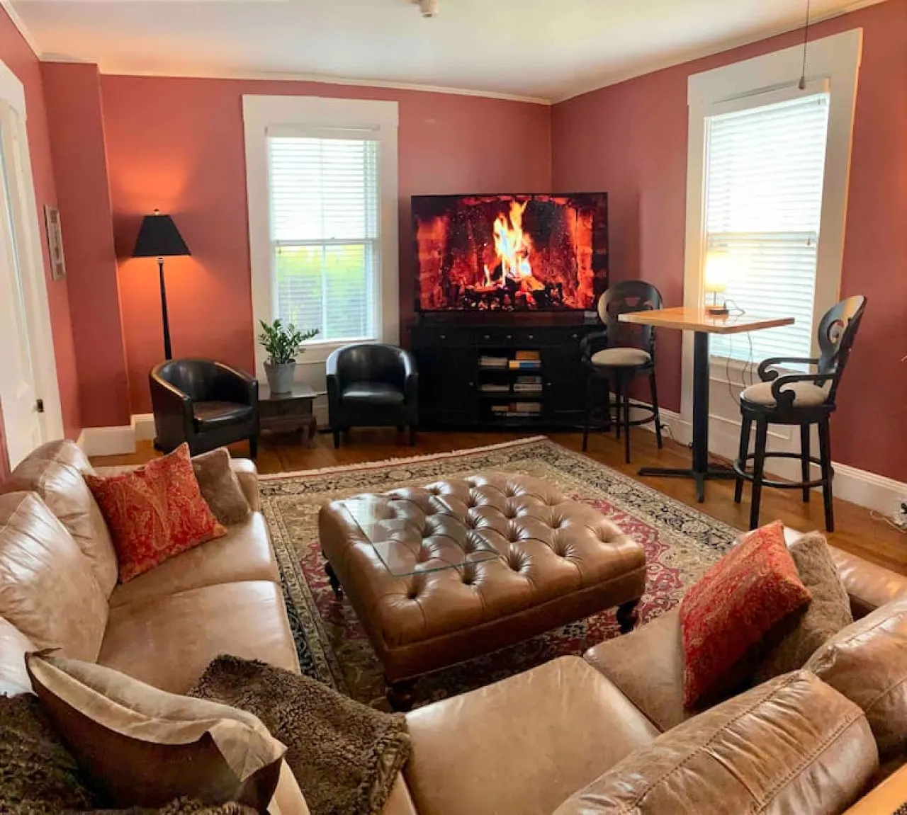 Beautiful Sea Captain's Home in Falmouth Village — photo 5