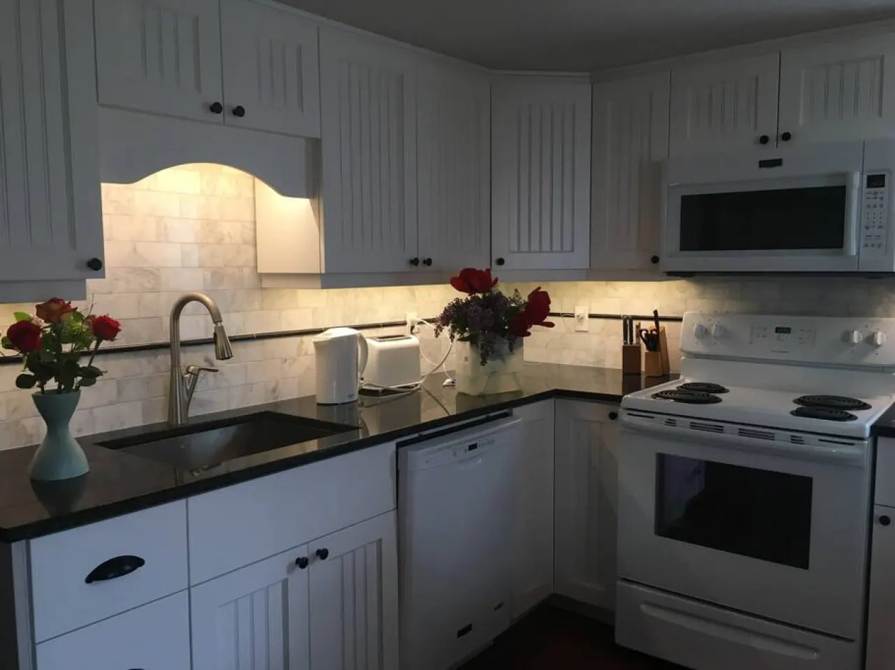 Wine Country, 4 bedrooms! Beach Pass! 6
