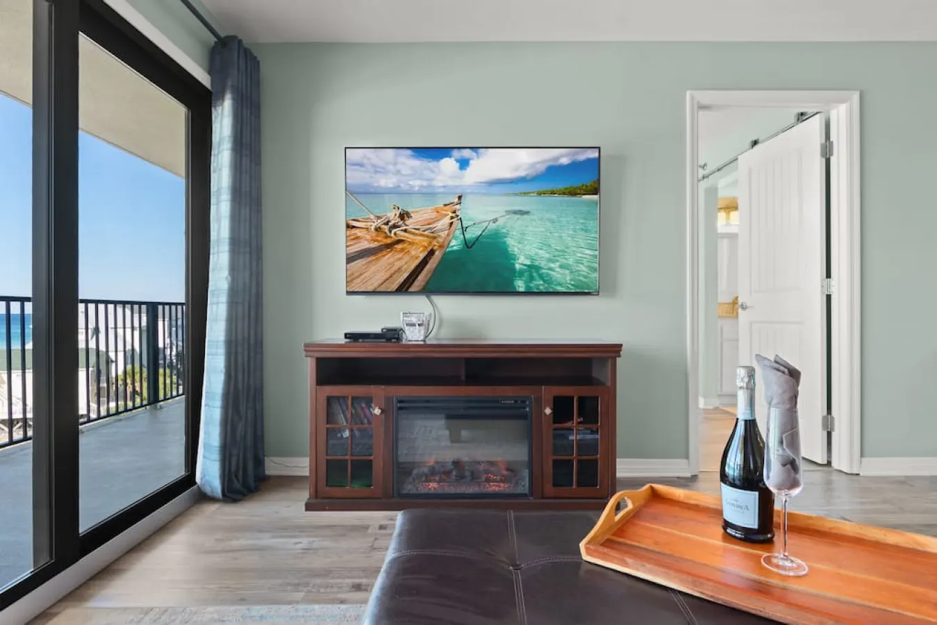 Sea-Renity WOW ~ Beachfront Bliss with Balcony Lounge & Beach Service 19