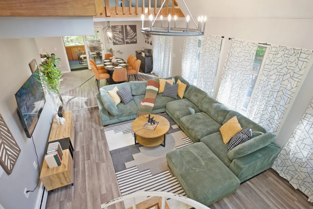 White Mountain Retreat+Game Room+Hot Tub+Fireplace 11