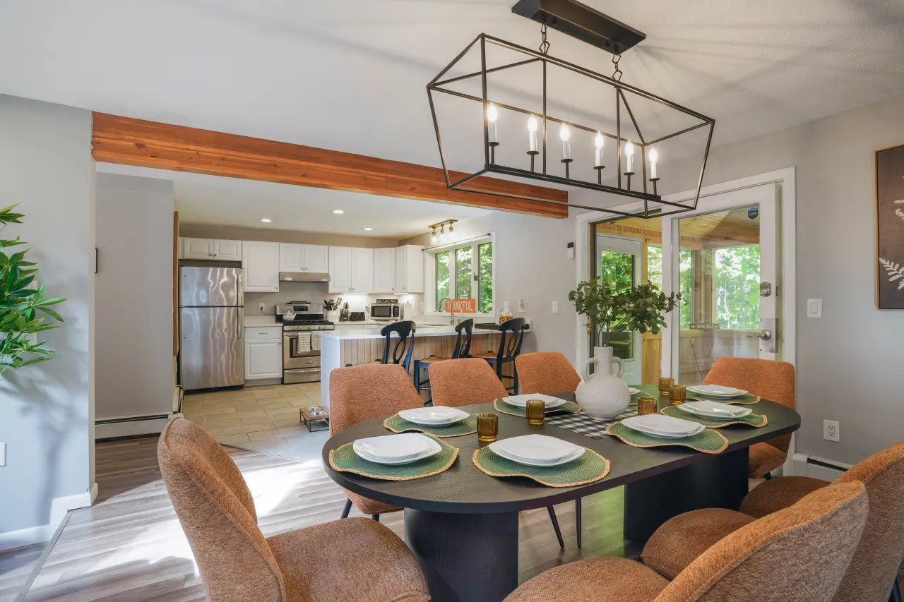 White Mountain Retreat+Game Room+Hot Tub+Fireplace 13