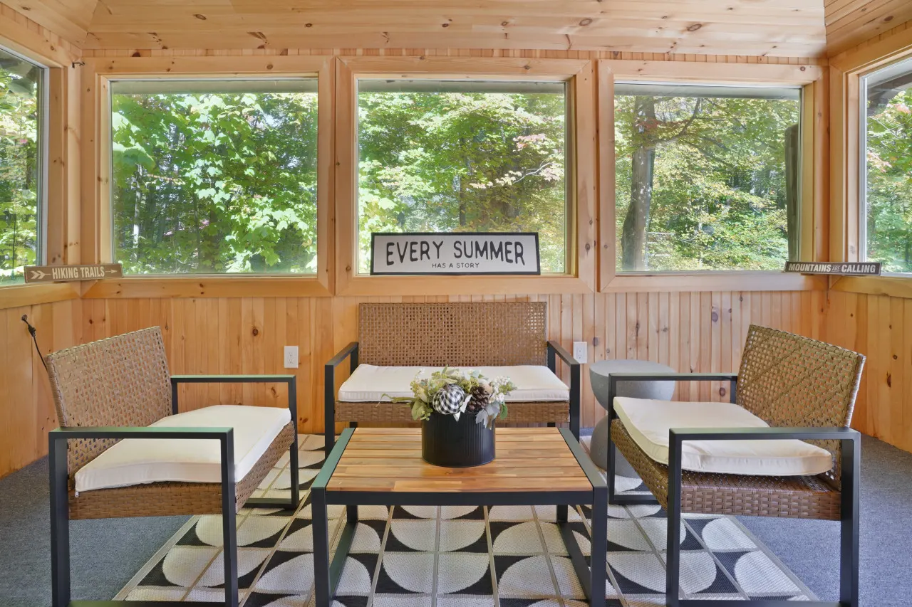 White Mountain Retreat+Game Room+Hot Tub+Fireplace 20