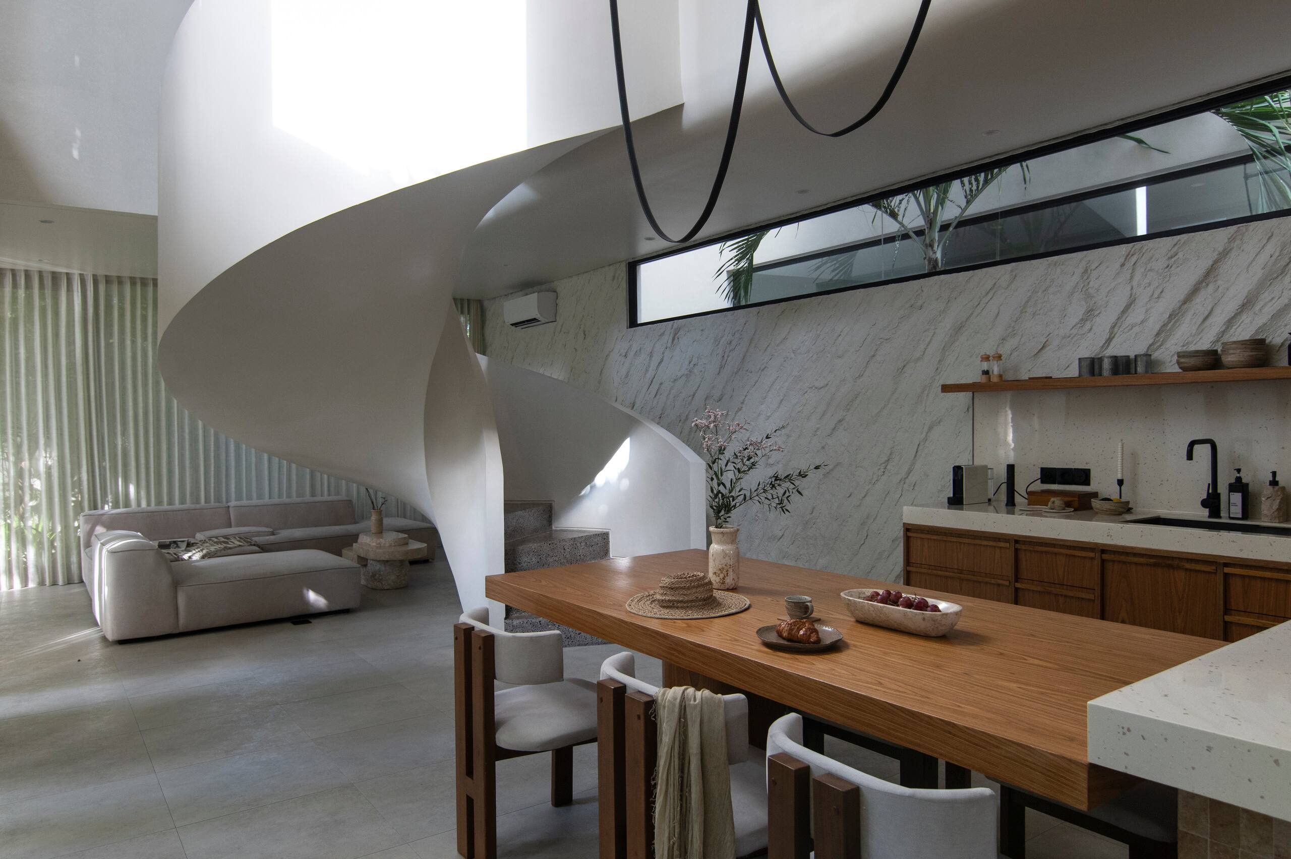 Bright Tropical Escape — photo 3