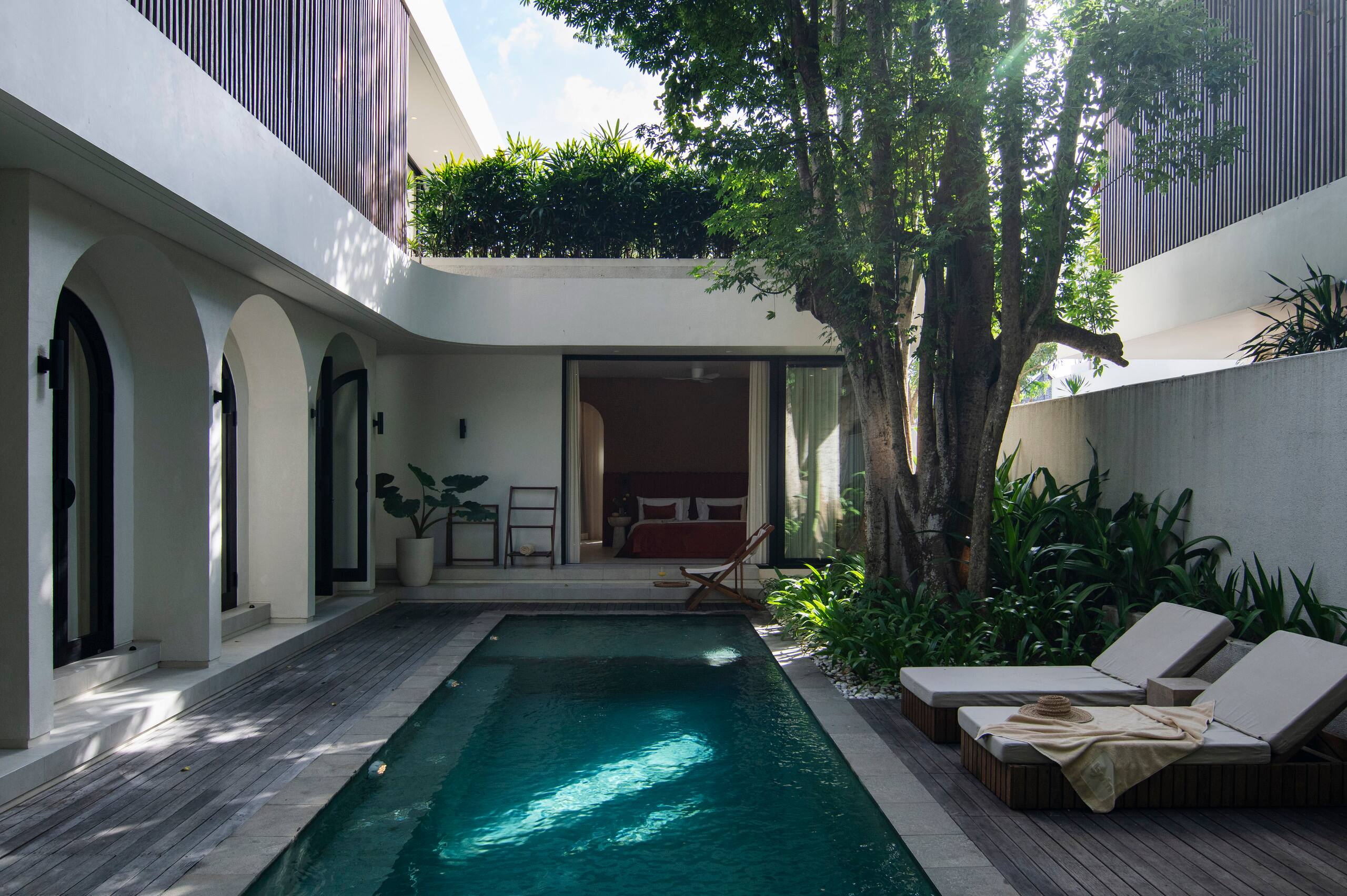 Bright Tropical Escape