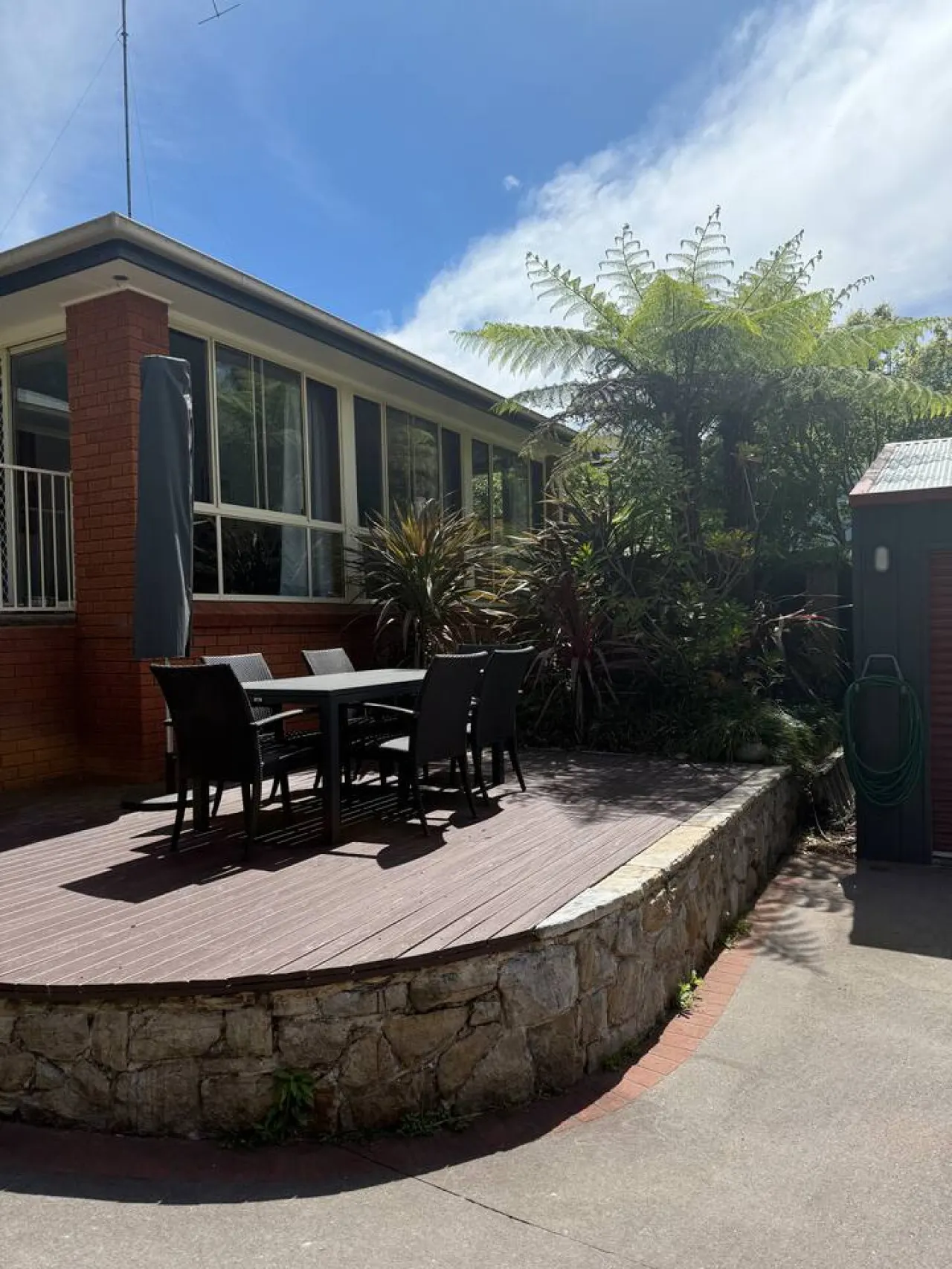 Lyrebird Lodge - 350m to blackheath village, 3 bdr, pet friendly, sunroom, EV charger 16