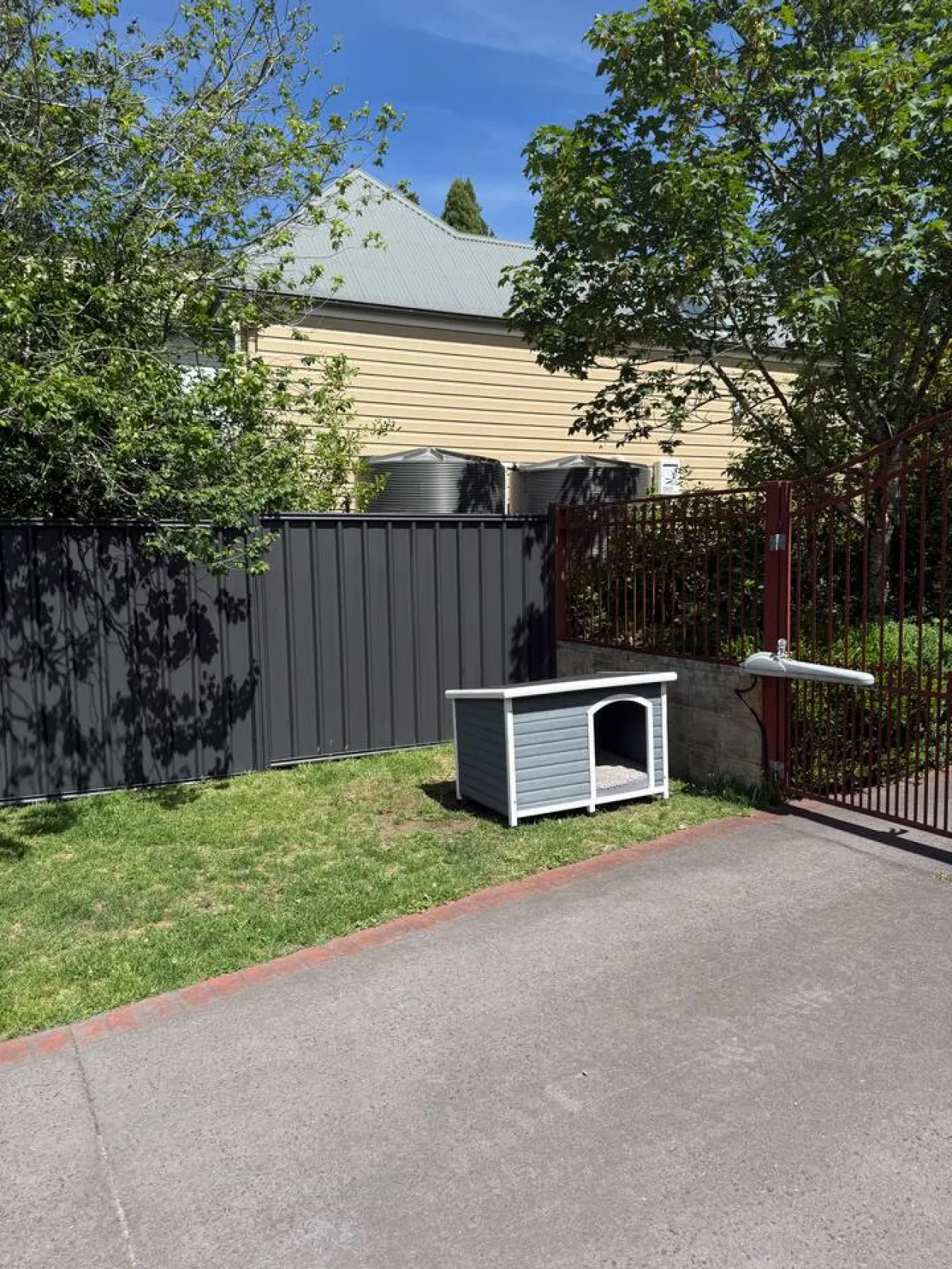 Lyrebird Lodge - 350m to blackheath village, 3 bdr, pet friendly, sunroom, EV charger 18