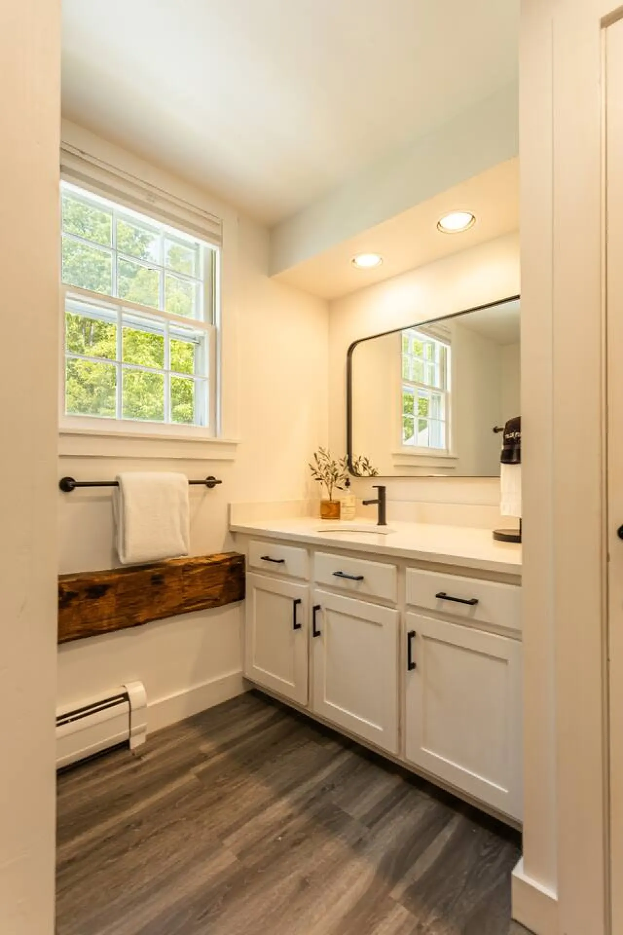 Farmhouse Beauty Minutes to Woodstock & Skiing 20