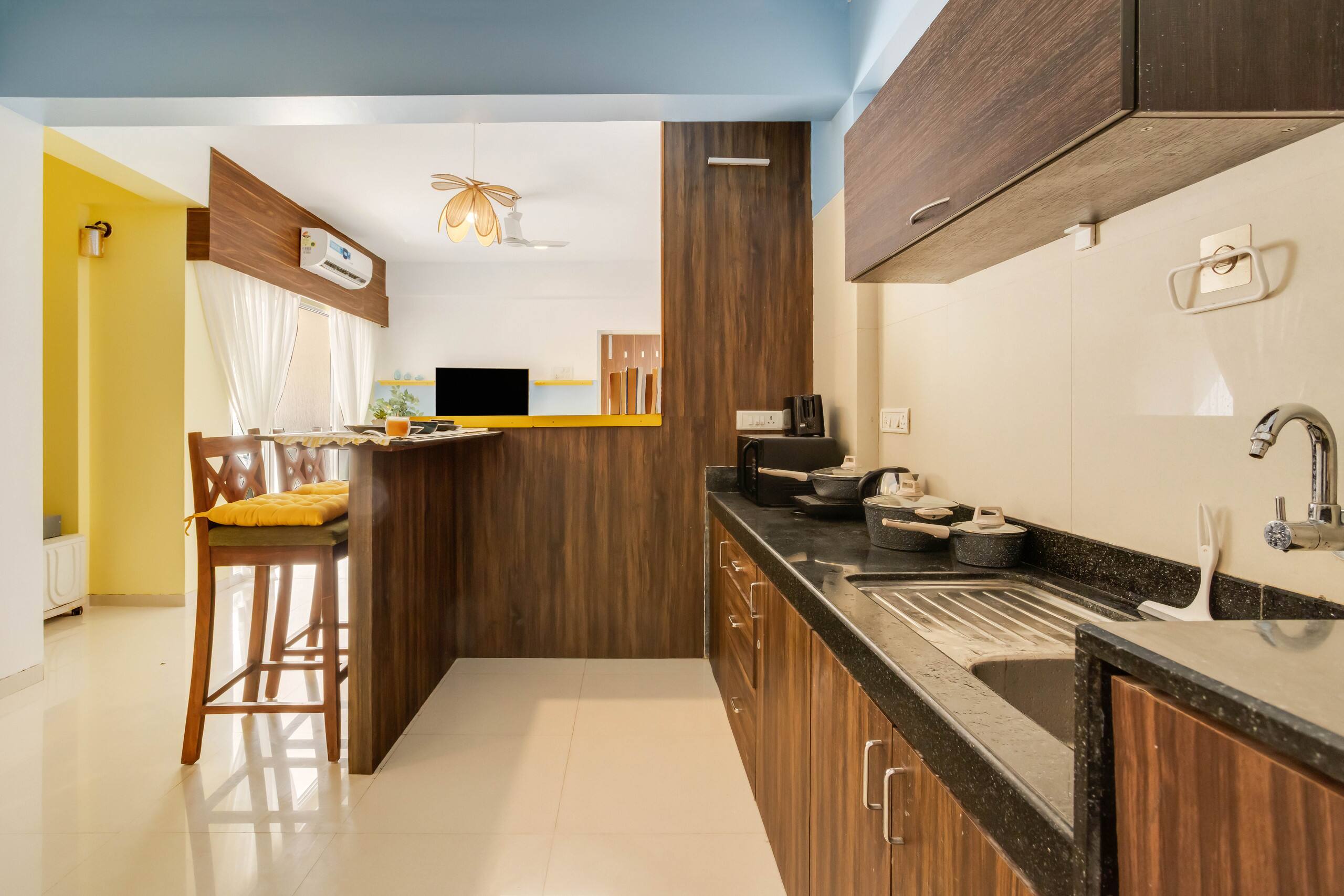 2BHK with Pool & Balcony near Anjuna Beach 13