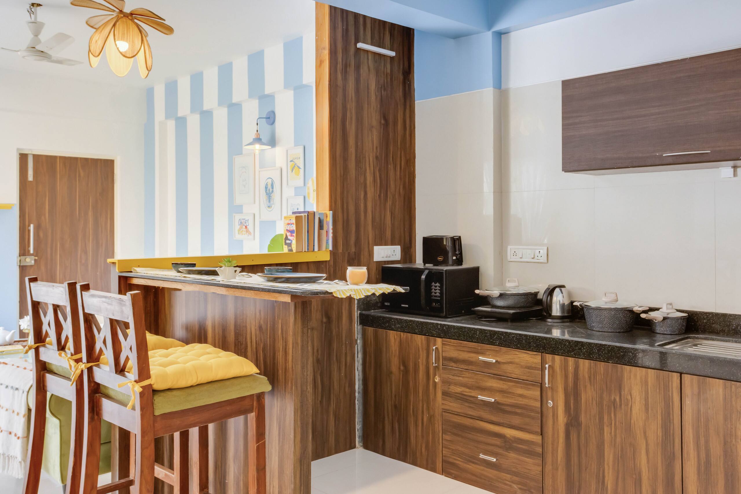 2BHK with Pool & Balcony near Anjuna Beach 6