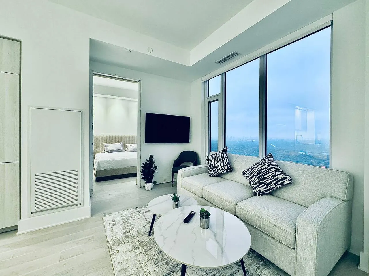 Yorkville Skycrest Penthouse King Bed 3