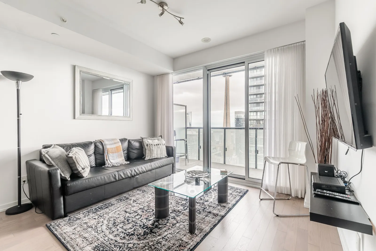 Stylish Executive 1BR Sleeps 4 Prime Location 1