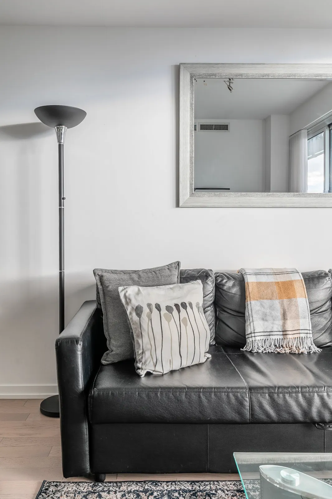 Stylish Executive 1BR Sleeps 4 Prime Location 17