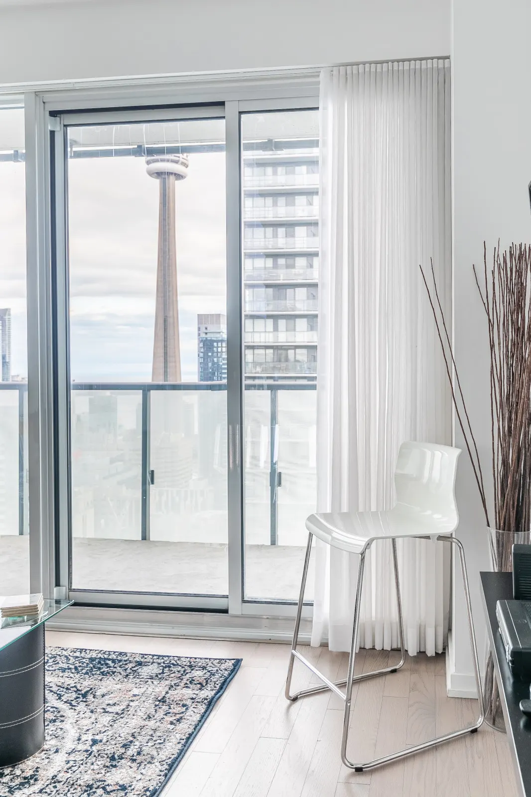 Stylish Executive 1BR Sleeps 4 Prime Location 19