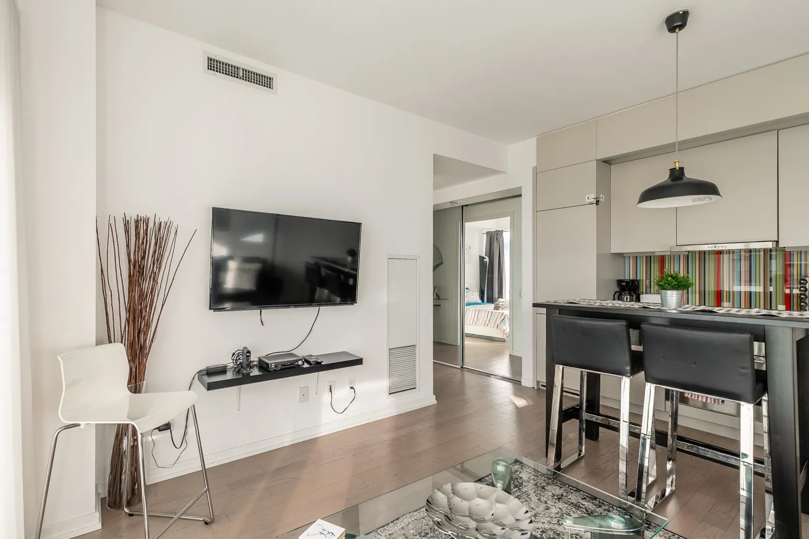 Stylish Executive 1BR Sleeps 4 Prime Location 7