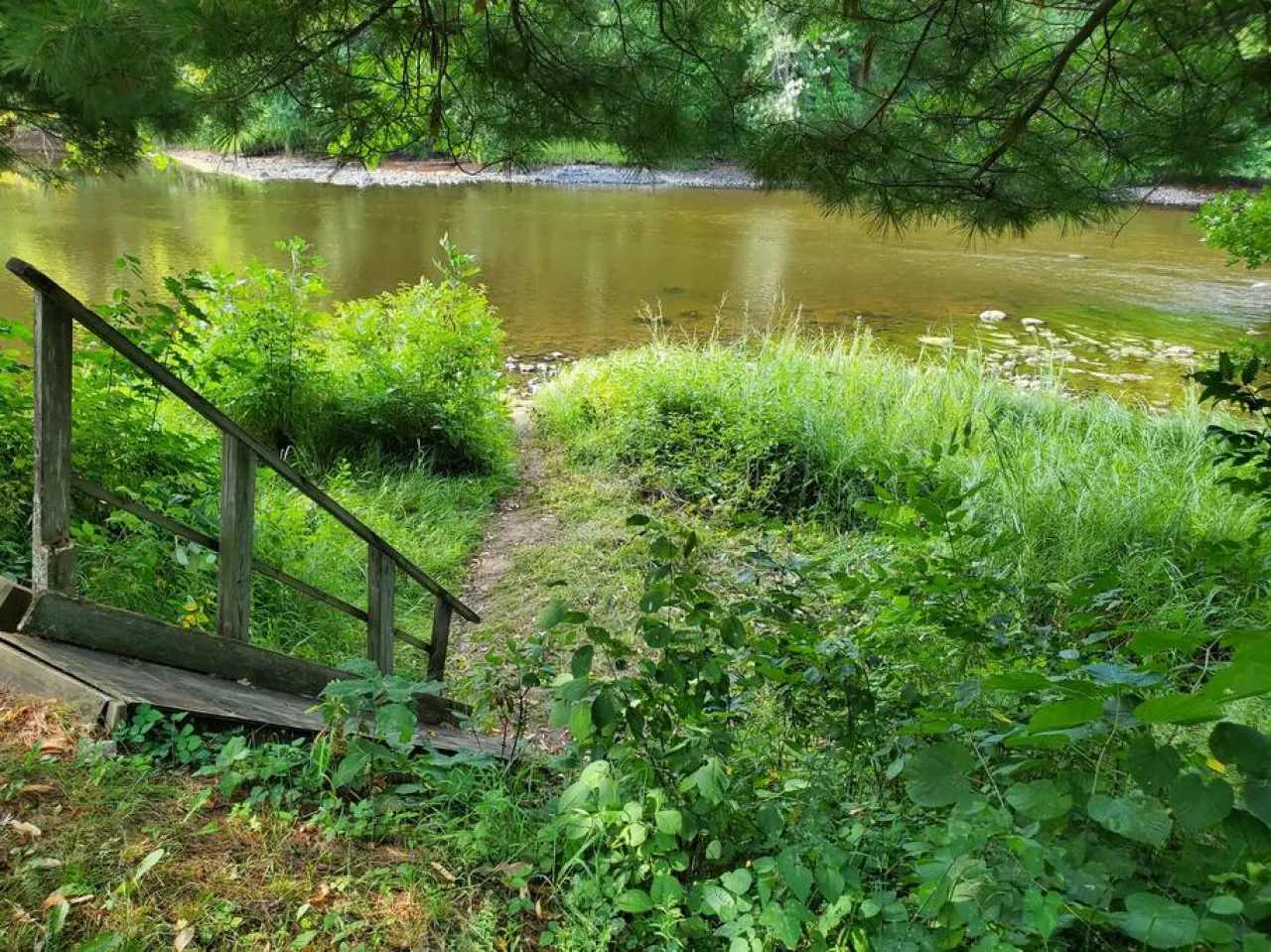 2 Tiny cabins on the River for the whole family 9