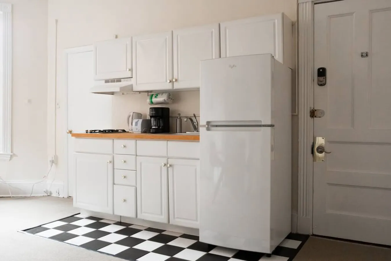 Charming 1 Bedroom Newbury Street 4