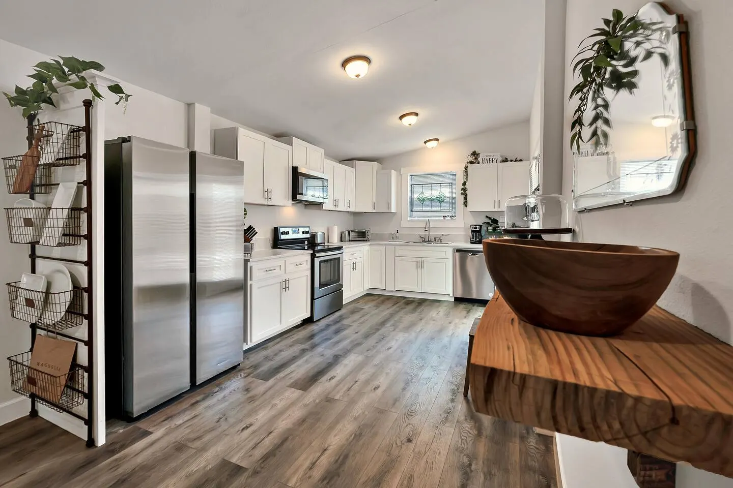 Cozy Mint Cottage- Downtown Waco 9
