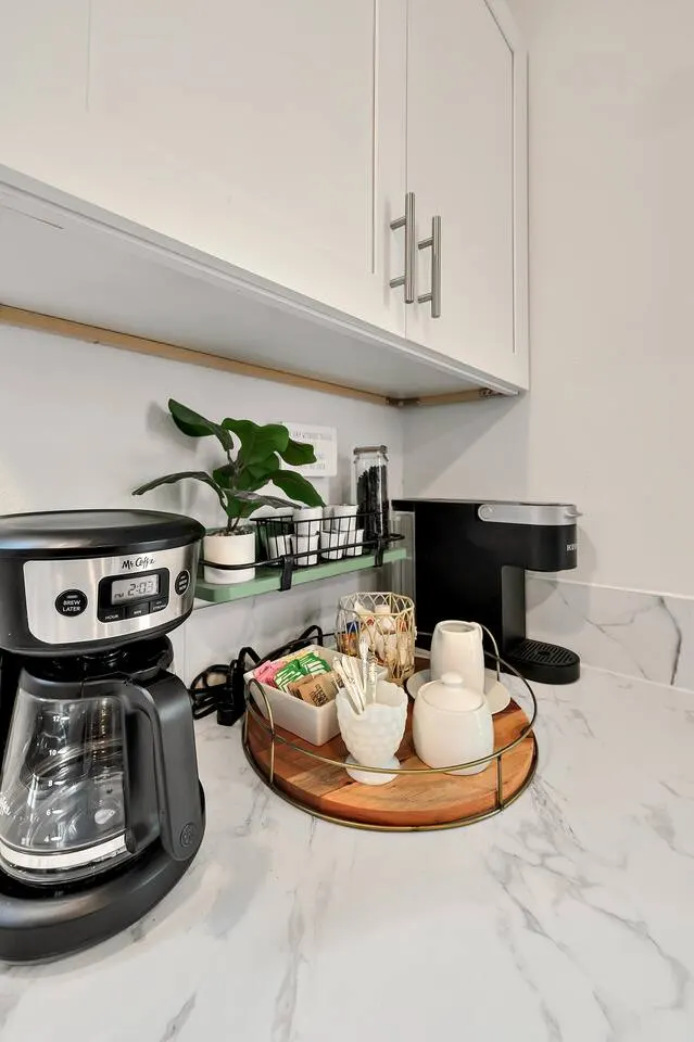 Cozy Mint Cottage- Downtown Waco 11