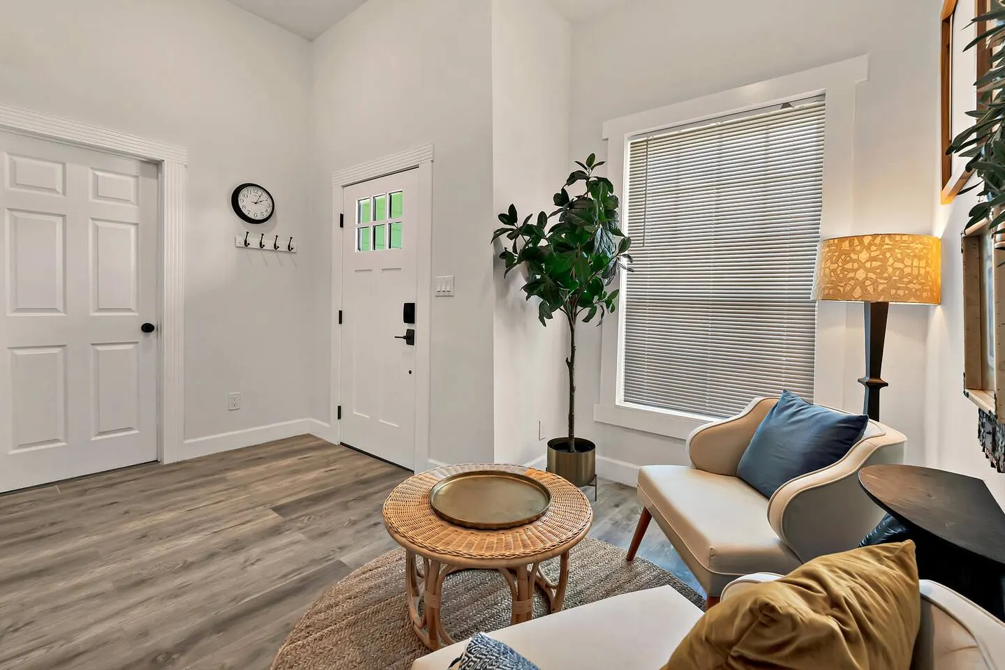 Cozy Mint Cottage- Downtown Waco 12