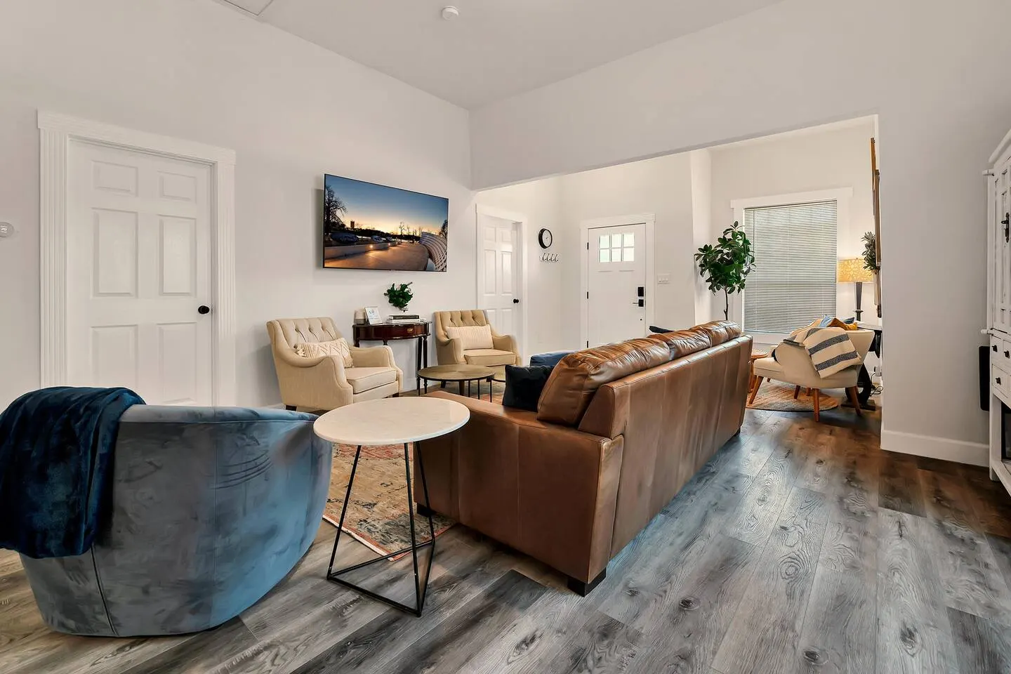 Cozy Mint Cottage- Downtown Waco 13