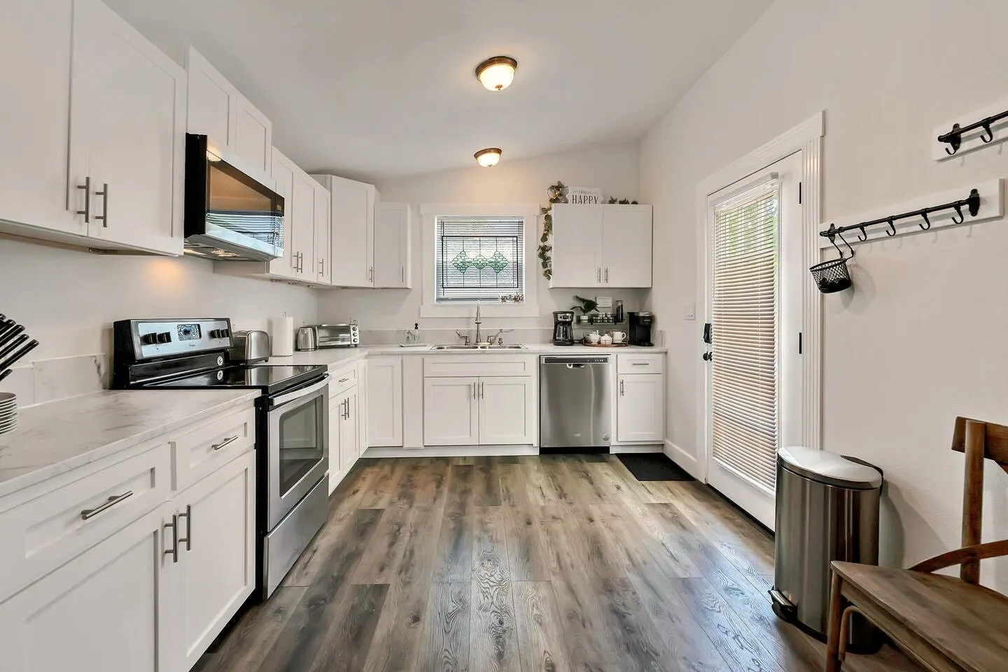 Cozy Mint Cottage- Downtown Waco 14