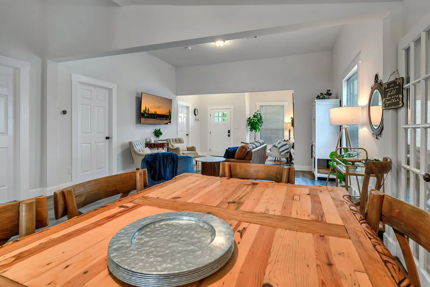 Cozy Mint Cottage- Downtown Waco 18