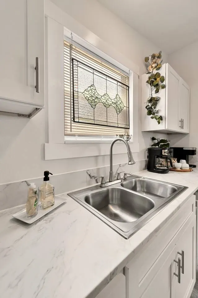 Cozy Mint Cottage- Downtown Waco 20