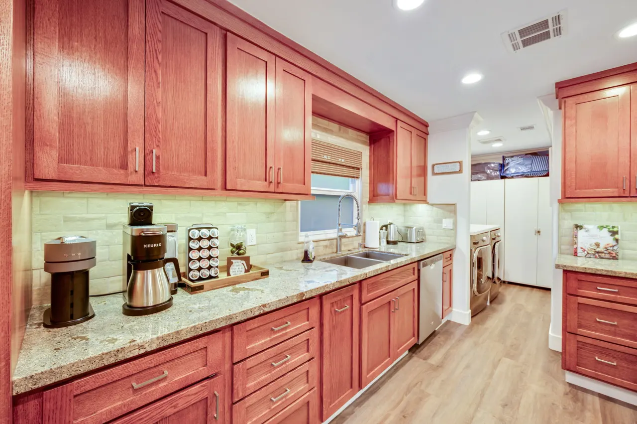 Cottage on 14th - 7 Blocks To Beach, XBOX, Bikes, Pets 14