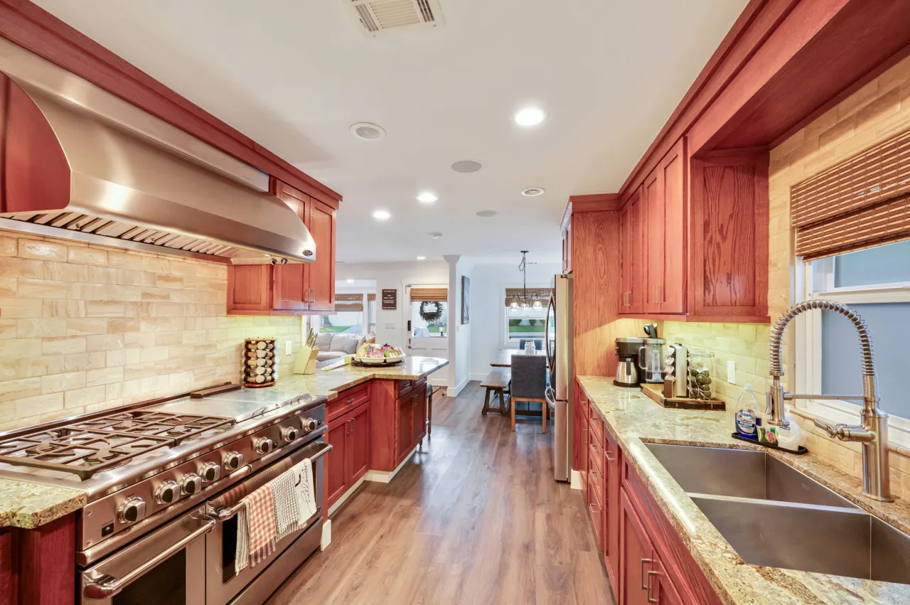 Cottage on 14th - 7 Blocks To Beach, XBOX, Bikes, Pets 16