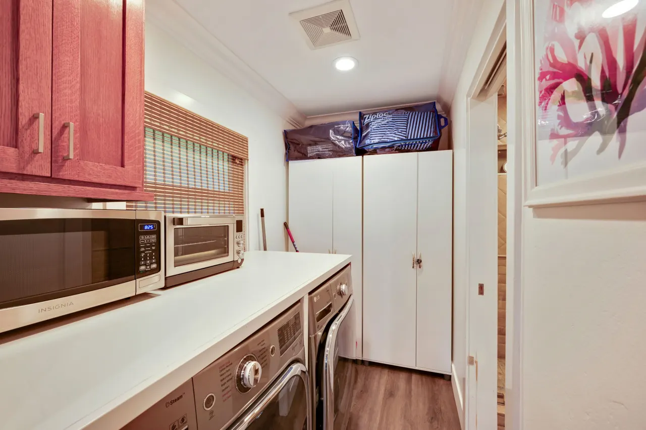 Cottage on 14th - 7 Blocks To Beach, XBOX, Bikes, Pets 17