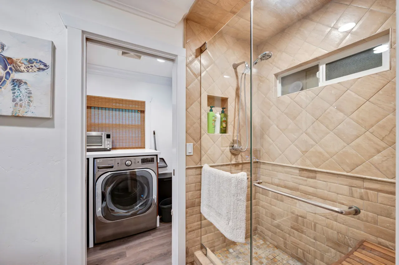 Cottage on 14th - 7 Blocks To Beach, XBOX, Bikes, Pets 18